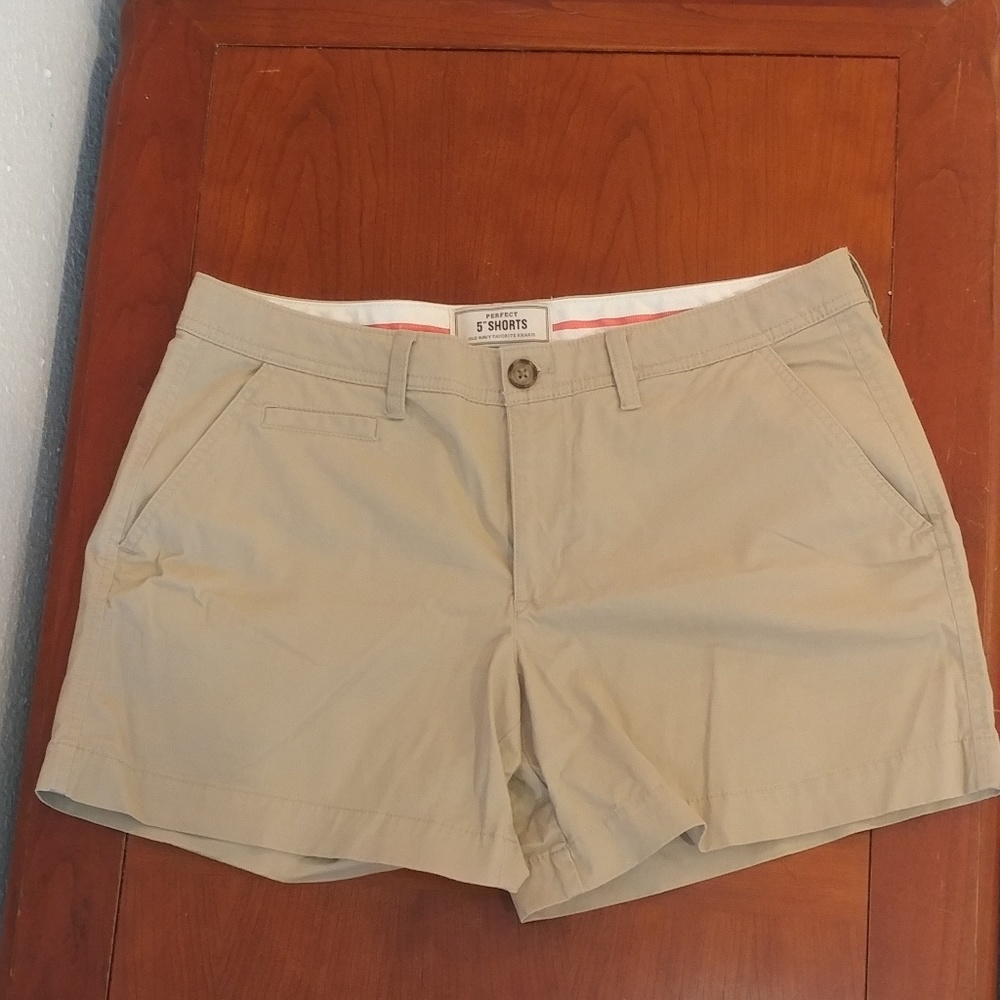 🏜 NWOT Old Navy 5" Shorts